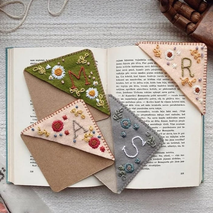 Personalized Hand Embroidered Corner Bookmark (Buy one and get the second at half price!)